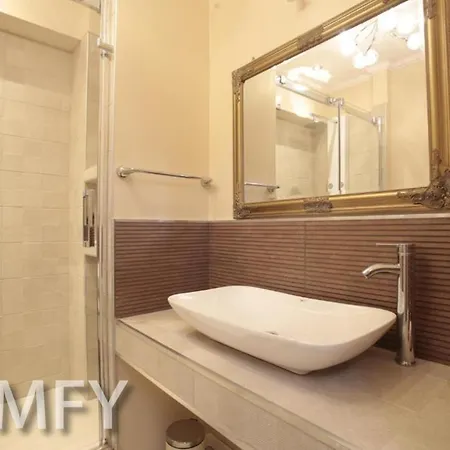 Live Bucharest Apartment Exterior photo